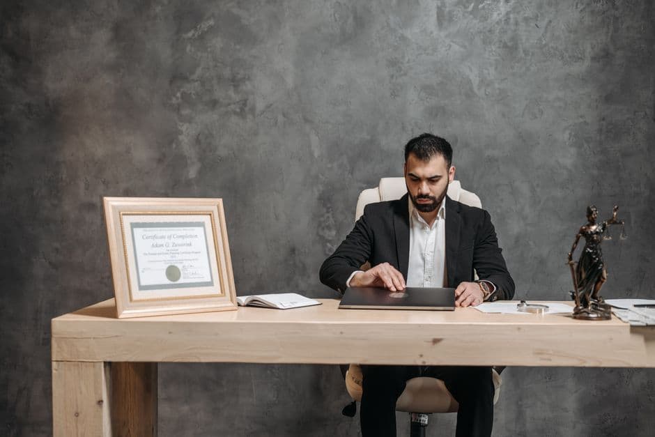 Golden Visa 10 Year UAE Lawyer: Eligibility, Documentation and Renewal