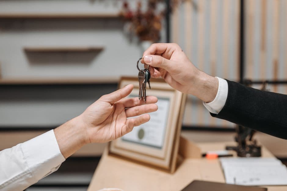 How to Choose a Property Lawyer in Dubai for Real Estate Transactions